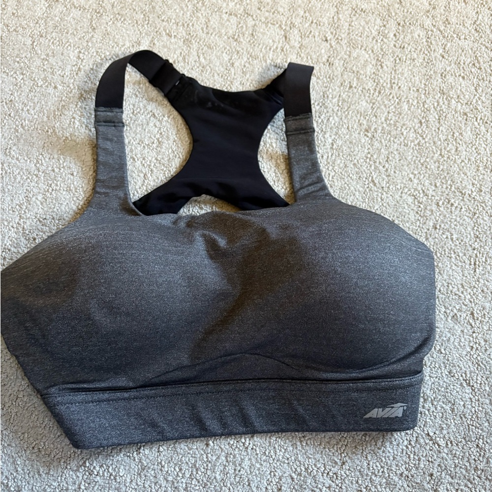 Women’s sports bra